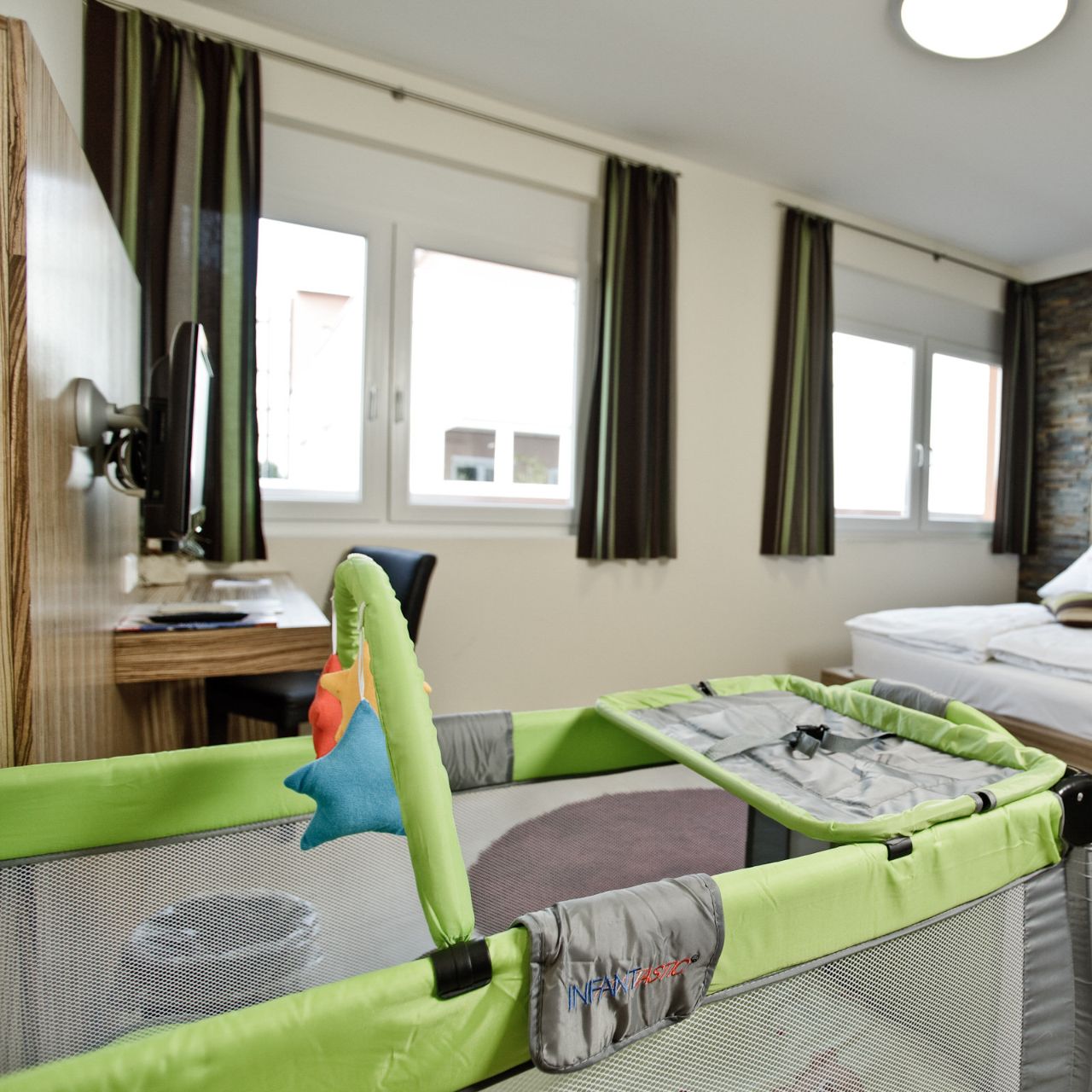 Kiduku travel cot deals